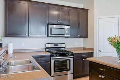 7318 W Midway Avenue, Glendale, AZ 85303 - Photo 13