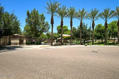 7318 W Midway Avenue, Glendale, AZ 85303 - Photo 37