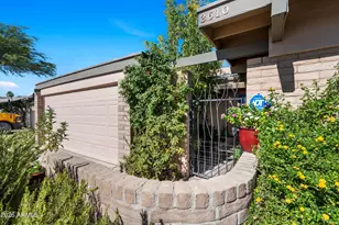 3610 E Sunnyside Dr, Phoenix, AZ 85028 - Photo 1