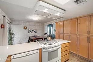 3610 E Sunnyside Dr, Phoenix, AZ 85028 - Photo 15