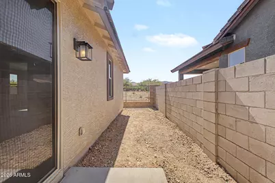 5562 N 205th Lane, Buckeye, AZ 85396 - Photo 11