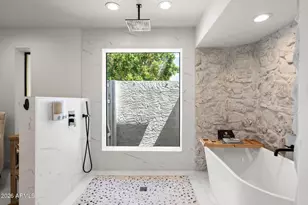 1015 E Country Gables Dr, Phoenix, AZ 85002 - Photo 21
