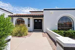 1015 E Country Gables Dr, Phoenix, AZ 85002 - Photo 43