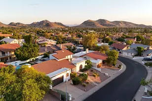 1015 E Country Gables Dr, Phoenix, AZ 85002 - Photo 41