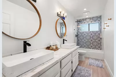 1015 E Country Gables Drive, Phoenix, AZ 85002 - Photo 29