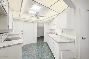 11025 W Topaz Dr, Sun City, AZ 85351 - Photo 9