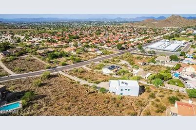 1711 E Sharon Drive #'''''', Phoenix, AZ 85022 - Photo 5