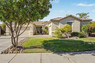 1748 E Iris Dr, Chandler, AZ 85286 - Photo 9