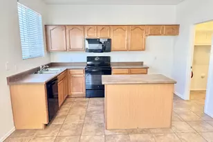 17519 W Lisbon Ln, Surprise, AZ 85388 - Photo 13