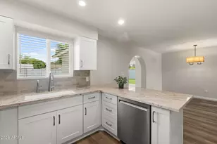 224 E Oxford Dr, Tempe, AZ 85283 - Photo 5