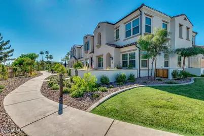 2477 W Market Place #Unit 32, Chandler, AZ 85248 - Photo 3