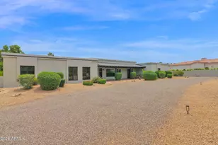 6433 E Badgett Ln, Paradise Valley, AZ 85253 - Photo 67