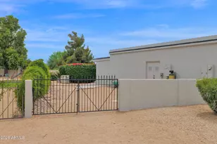 6433 E Badgett Ln, Paradise Valley, AZ 85253 - Photo 73