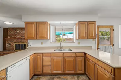 2210 W Meadow Drive, Phoenix, AZ 85023 - Photo 13