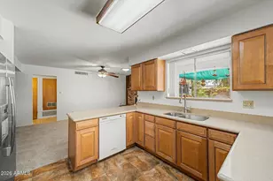 2210 W Meadow Dr, Phoenix, AZ 85023 - Photo 15