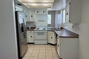 5915 W Tierra Buena Ln, Glendale, AZ 85306 - Photo 9