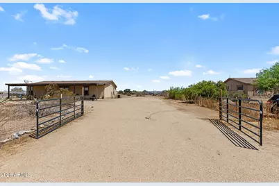 31116 N 231st Avenue, Wittmann, AZ 85361 - Photo 1