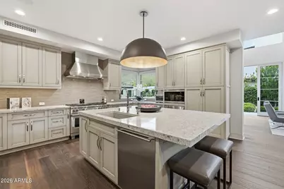 5720 E Huntress Drive, Paradise Valley, AZ 85253 - Photo 11