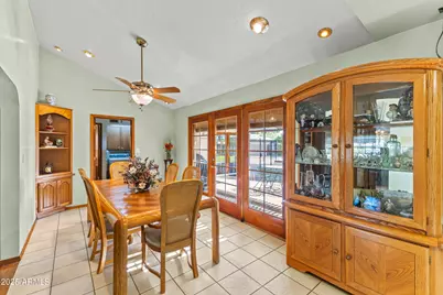 2047 W Cambridge Avenue, Phoenix, AZ 85009 - Photo 9