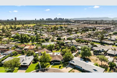 2047 W Cambridge Avenue, Phoenix, AZ 85009 - Photo 47