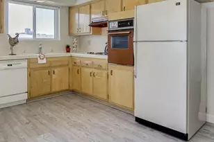 10328 W Clair Dr, Sun City, AZ 85351 - Photo 5
