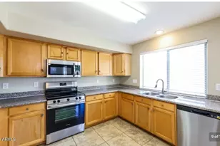12937 W Holly St, Avondale, AZ 85392 - Photo 9