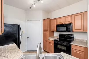1411 E Orangewood Ave, Phoenix, AZ 85020 - Photo 5