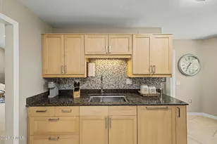 10454 W Palmeras Dr, Sun City, AZ 85373 - Photo 9