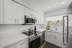 860 N McQueen Rd, Chandler, AZ 85225 - Photo 9