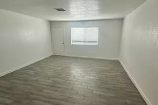 5318 W Turney Ave, Phoenix, AZ 85031 - Photo 5