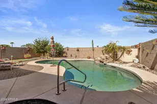 18093 N Canal Dr, Surprise, AZ 85374 - Photo 29
