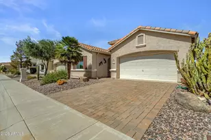 18093 N Canal Dr, Surprise, AZ 85374 - Photo 3