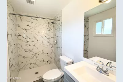 2027 N 66th Drive, Phoenix, AZ 85035 - Photo 11