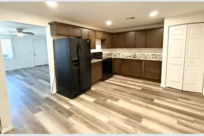 2027 N 66th Drive, Phoenix, AZ 85035 - Photo 7