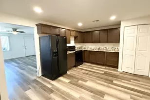 2027 N 66th Dr, Phoenix, AZ 85035 - Photo 7