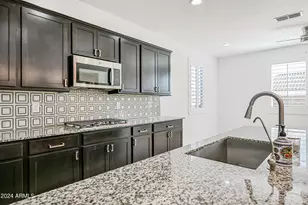 14049 W Desert Hollow Dr, Surprise, AZ 85387 - Photo 11