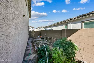 14049 W Desert Hollow Dr, Surprise, AZ 85387 - Photo 43