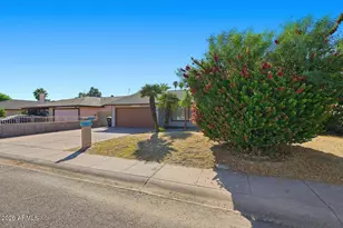 6437 W College Dr, Phoenix, AZ 85033 - Photo 3