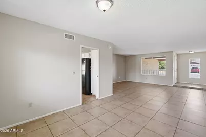 3945 W Barbara Avenue, Phoenix, AZ 85051 - Photo 5