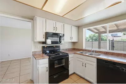3945 W Barbara Avenue, Phoenix, AZ 85051 - Photo 11