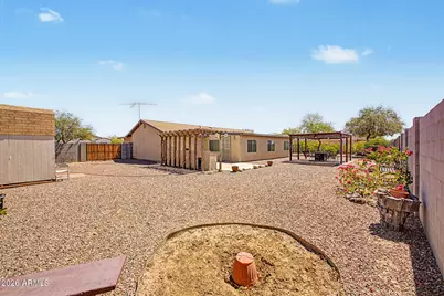 10565 W Buena Vista Drive, Arizona City, AZ 85123 - Photo 25