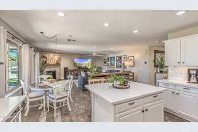 2032 E Mariposa Grande --, Phoenix, AZ 85024 - Photo 7