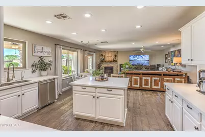 2032 E Mariposa Grande --, Phoenix, AZ 85024 - Photo 9