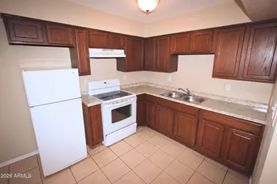 2747 E Chipman Road #2, Phoenix, AZ 85040 - Photo 3