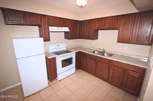 2747 E Chipman Rd, Phoenix, AZ 85040 - Photo 3
