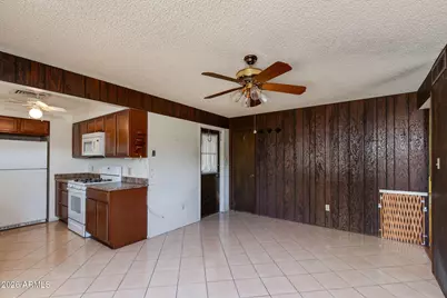 2902 W Laurel Lane, Phoenix, AZ 85029 - Photo 3