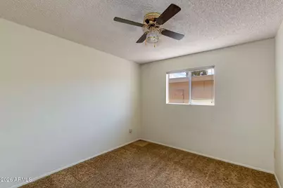 2902 W Laurel Lane, Phoenix, AZ 85029 - Photo 11