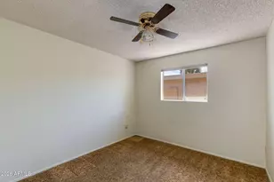 2902 W Laurel Ln, Phoenix, AZ 85029 - Photo 11