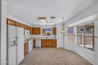 10263 W Mohawk Lane, Peoria, AZ 85382 - Photo 15
