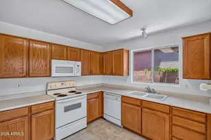 10263 W Mohawk Ln, Peoria, AZ 85382 - Photo 17